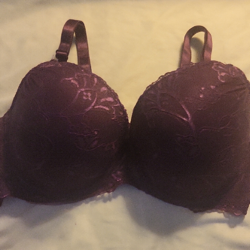 38 DD Parisian Intimates Purple Lace Underwire Bra